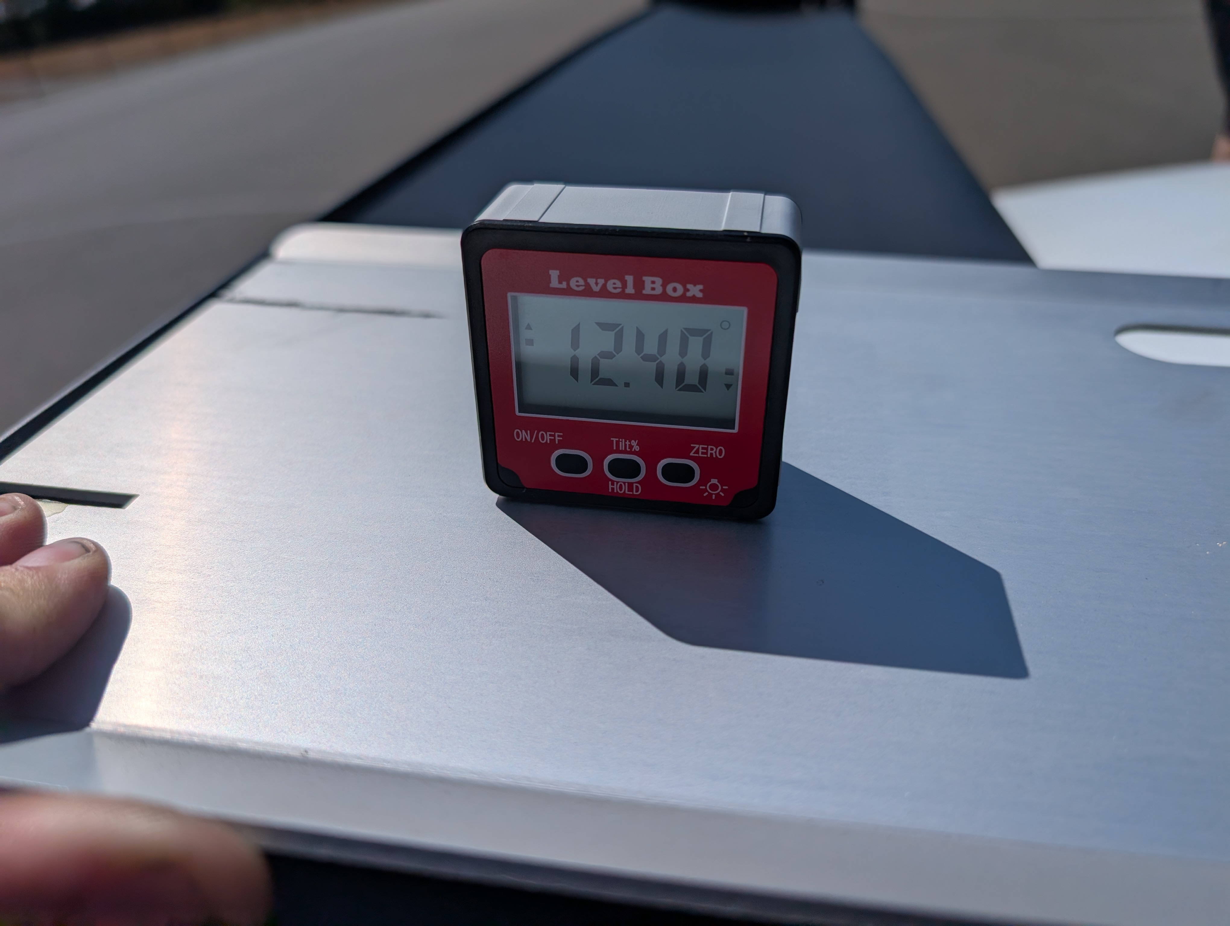 Establishing the angle difference between the deck and the winglogic, of 12.4 degrees
