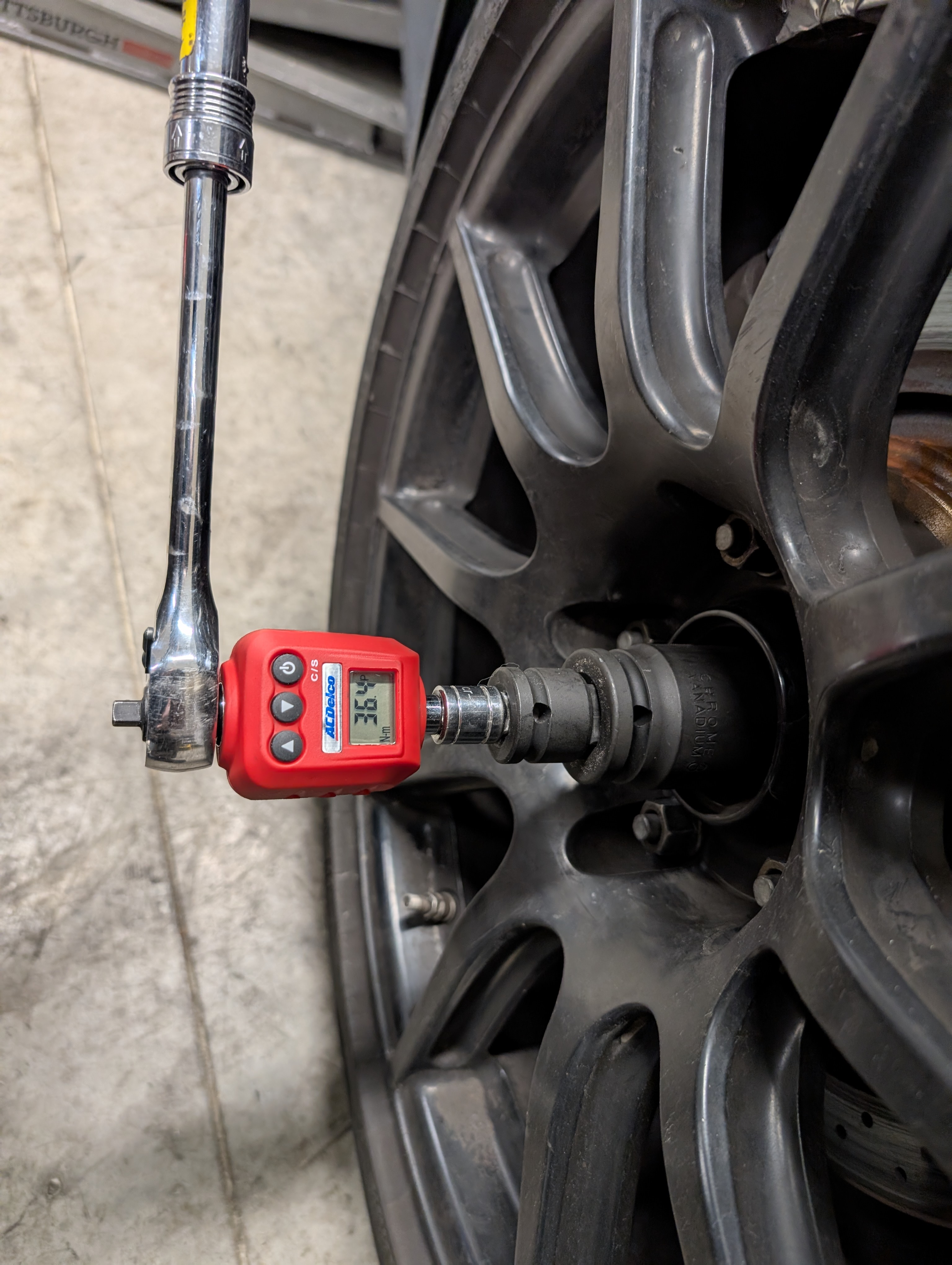 A C5 Corvette rear differential breakaway demonstrating 36.4nm, demonstrating that the clutch pack is likely not good.