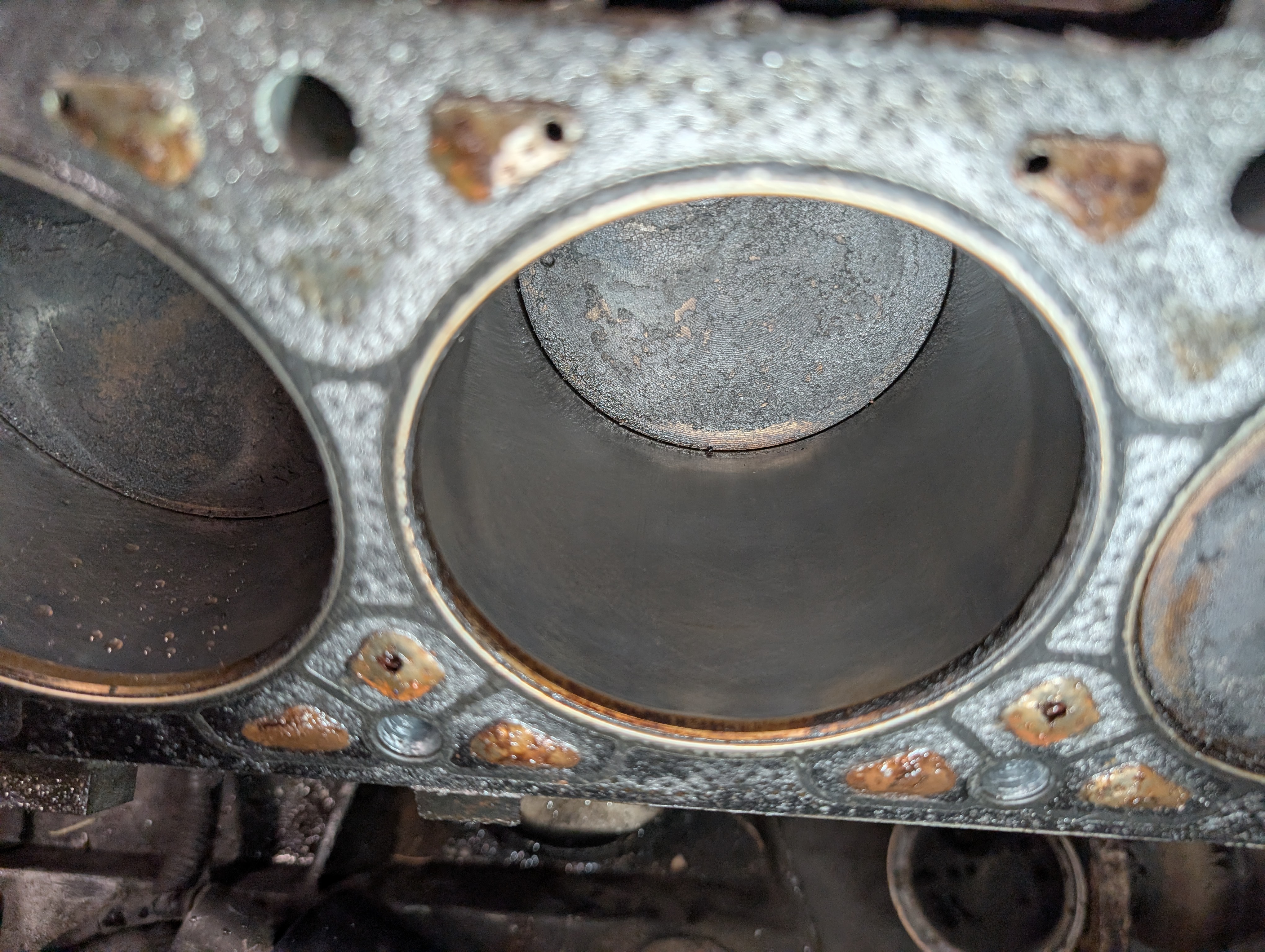 A shot of the walls on Cylinder #4 on the dead to Shred LS1. The factory cross hatching can just barely be seen.