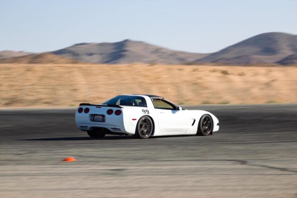 A C5 Corvette #99 running very obviously low at SOW