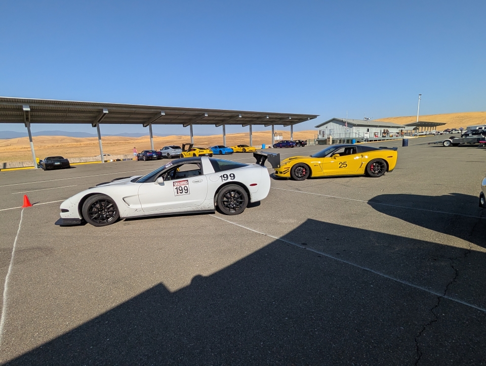 A C5 and a C6 corvette parked at Thundehrill West